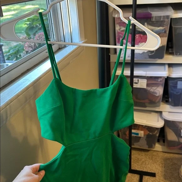 h:ours Vibrant Green Dress